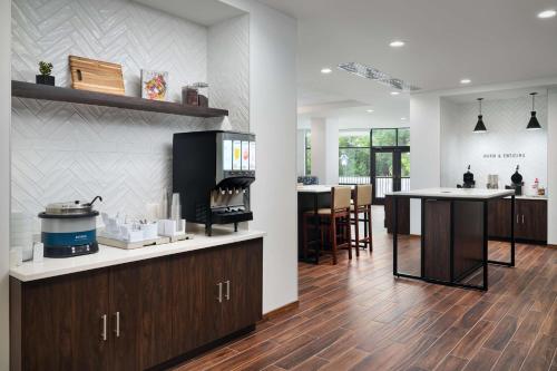 Hampton Inn by Hilton Towson - image 13