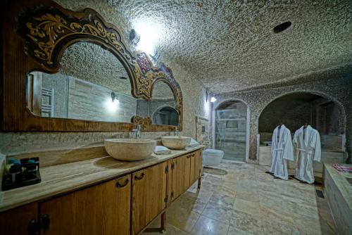 HOLIDAY CAVE HOTEL Room Type - Sultan Cave Suite