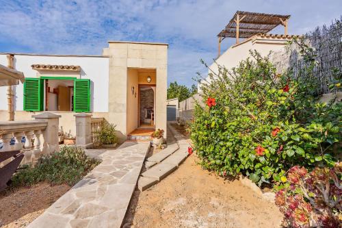 Casa Sergi mit kleinem Pool und Wifi