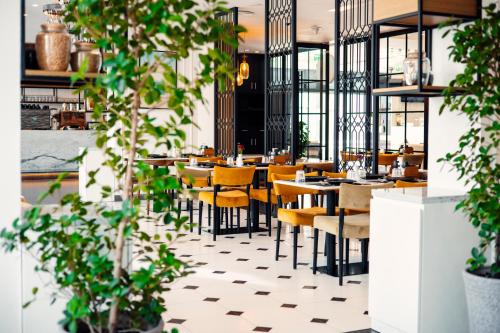 Restaurant, Rose Executive Hotel DWTC in Sheikh Zayed Road