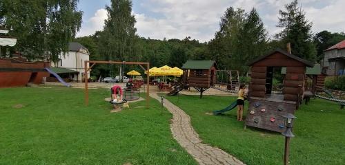 Restaurant, Plně vybavený 2+1byt s balkonem a kójí pro kola a lyže. (Plne vybaveny 2+1byt s balkonem a koji pro kola a lyze.) in Svitavy