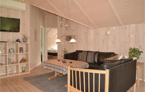 Gorgeous Home In Oksbl With Sauna