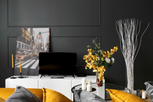 Modern Apartment for 4 guests, Cracow Old Town - Tap to explore photos