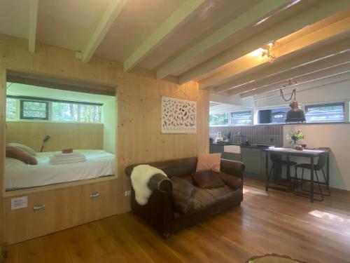 Ecolodge Bergzicht de Specht Luxe boshuis in เฟอร์สไพรเดอ เฮาเชน โลเคมเซเวค