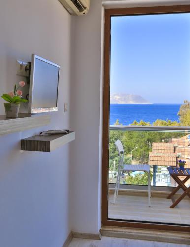 Double Room with Balcony and Sea View