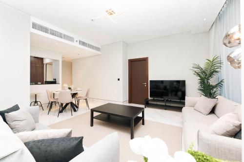 Simply Comfort Vacation Homes Rental Spacious Apts in J One Canal Views Quiet & Central - image 11