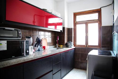 Spacious 3 Bedroom apartment Old Town - image 4
