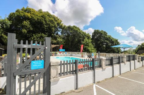 Manorcombe 2 Manorcombe 2