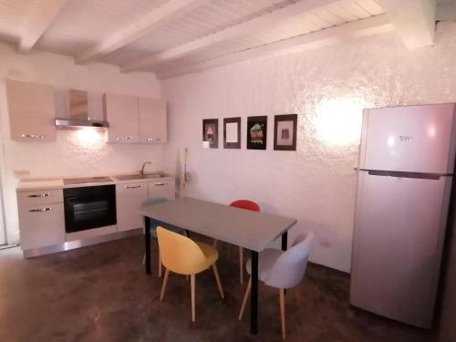 Kitchen, Casa Pedrarias in Lavena Ponte Tresa