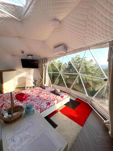 Glamping Lost 1