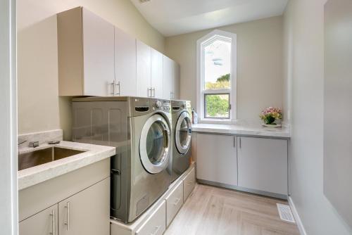 Prescott Gem Hot Tub and Mtn Views, 7 Mi to Dtwn