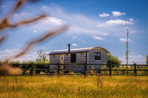 Monkwood Shepherds Hut - Ockeridge Rural Retreats