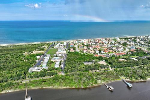 Coastal Haven Condo - Ormond Beach - Beach Access - Pool in Ormond-by-the-Sea, Vereinigte Staaten von Amerika