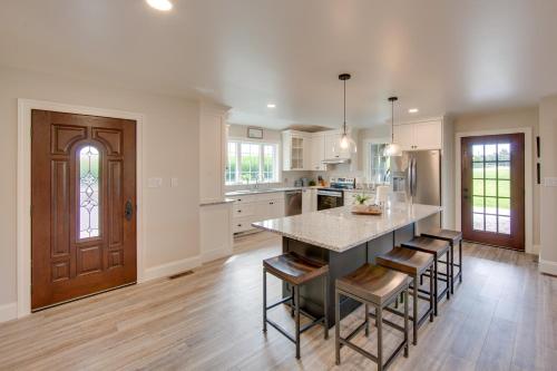 Gorgeous Ronks Retreat Patio, Grill and Fireplace! in Ronks, USA