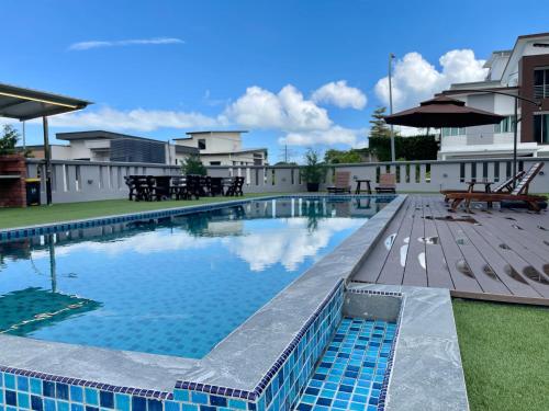 Private Pool Retreat, Langkawi Villa w/ Karaoke by Zervin