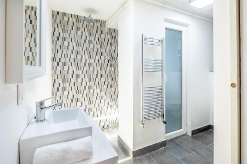 Apartment image 10