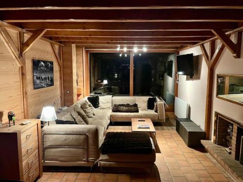 Le Roc - Courchevel Village – khách sạn tại Les Brigues
