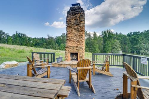 Rustic Baileys Retreat Cabin Near Wineries! Rustic Baileys Retreat Cabin Near Wineries!