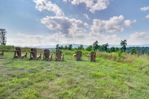 Rustic Baileys Retreat Cabin Near Wineries! Rustic Baileys Retreat Cabin Near Wineries!