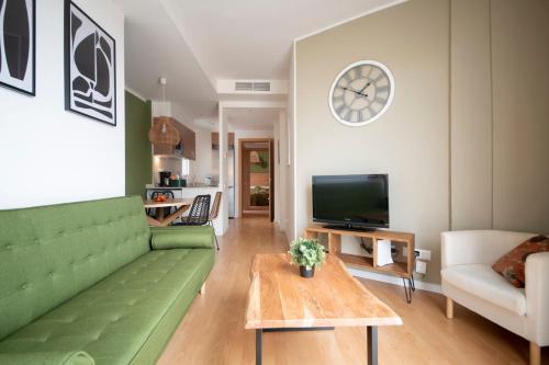 You Stylish Sagrada Familia Apartments - image 3