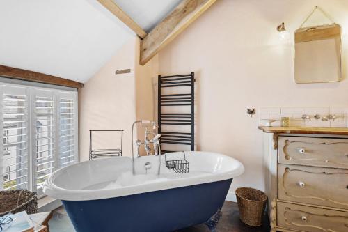Hotelli välisilme, Dartside in Dittisham