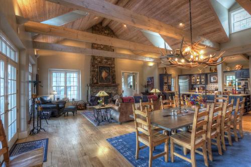 575 County Road 253 in Durango, USA