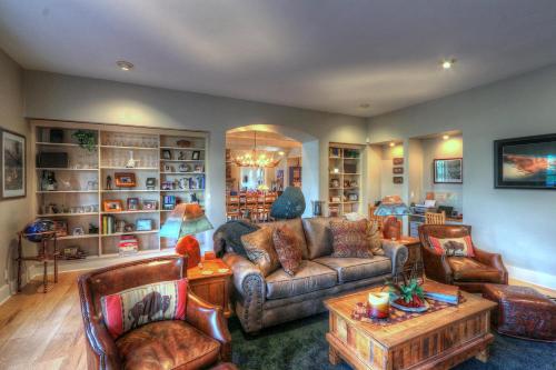 575 County Road 253 - main image