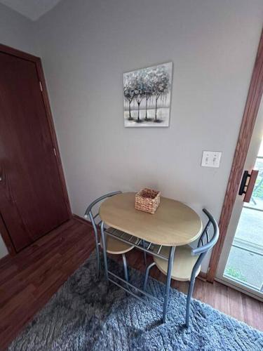 3 Bed 2 Bath, 887 Karisa Lane Carver Townhouse in North Liberty, USA