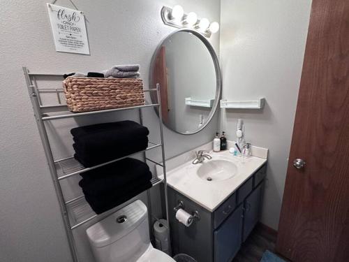 3 Bed 2 Bath, 887 Karisa Lane Carver Townhouse in North Liberty, USA