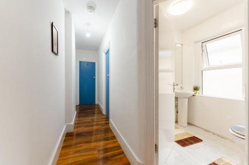 Bagno, Great Rooms in Plaistow in Stratford