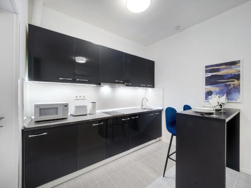 Central and New apartment with AC - image 2