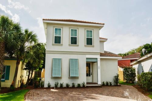Wanderlust - Modern Home Close to the Beach Private Pool near Captain Dave's On The Gulf