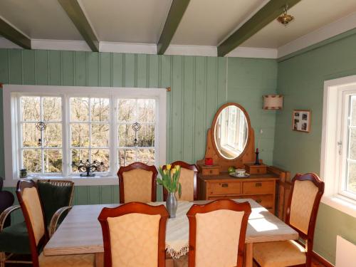 Holiday Home Sjøhytta by Interhome in Bekkjarvik