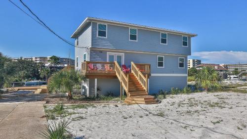 The Back Porch - Is a relaxing 4 bedroom 3 bathroom House on Holiday Isle