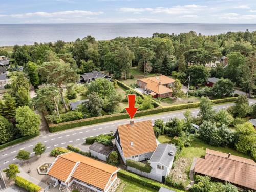  Holiday Home Jaakoppi - 275m from the sea in Lolland- Falster and Mon by Interhome, Pension in Bøtø By