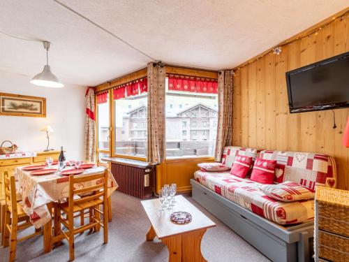 Apartment Les Genepis-7 by Interhome - Location saisonnière - Tignes