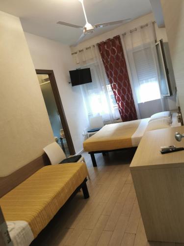 Triple Room with Private Bathroom image 6