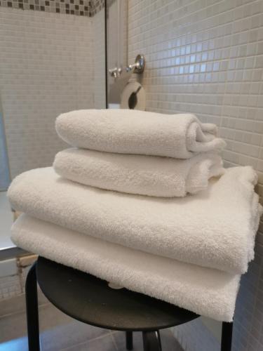 Triple Room with Private Bathroom image 1