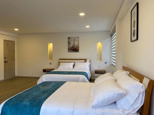 1 king bed, 1 double bed