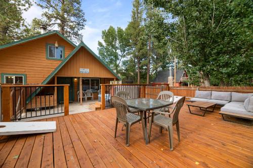 Happy on the Lake - Come and relax in this quiet cabin perfect for your family getaway!