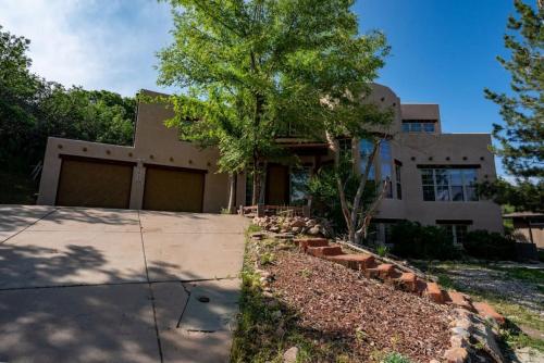 Serenity Skyline Lodge