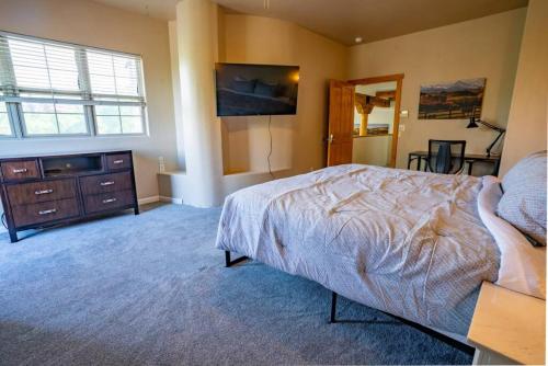 Serenity Skyline Lodge in Colorado Springs, USA