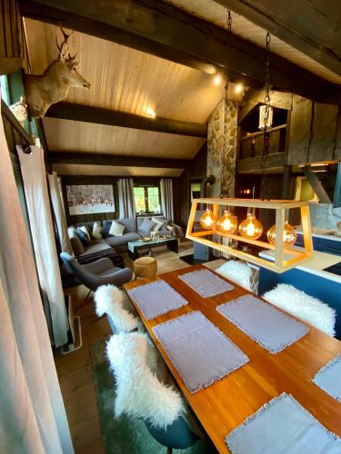 Three bedroom holiday house with jacuzzi in Bjorli , pets allowed in 比約利
