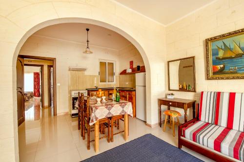 Lantern Guest House in โกโซ