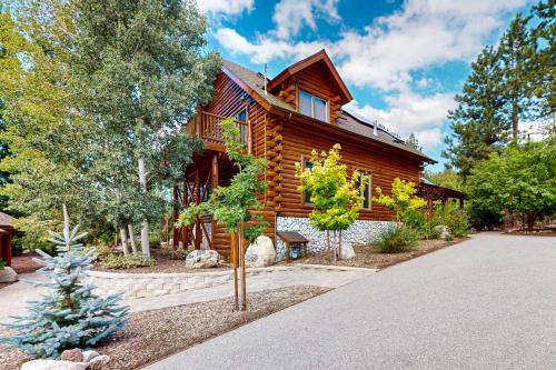 Branchwater Lodge in Big Bear Lake, USA