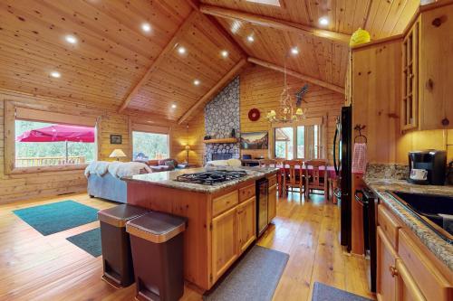 Branchwater Lodge in Big Bear Lake, USA