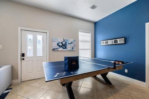 Modern 6 Bedroom with Tons of Games