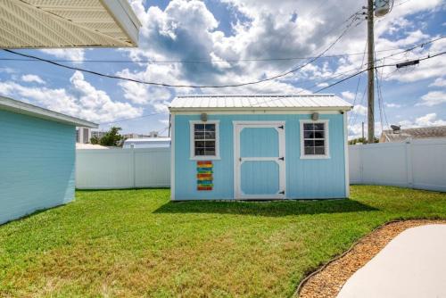 Tropical Vibes Bungalow with Pool Tropical Vibes Bungalow with Pool