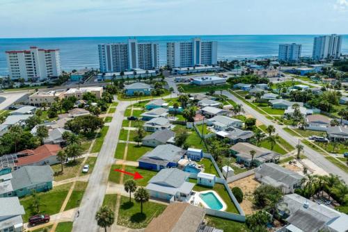 Tropical Vibes Bungalow with Pool Tropical Vibes Bungalow with Pool