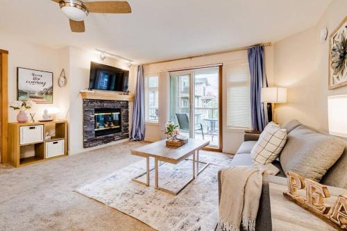 Lux 2BR/3BD Suite/Mountain View!